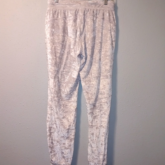 Lululemon “Ready To Crush” Crushed Velvet Joggers - Picture 9 of 10